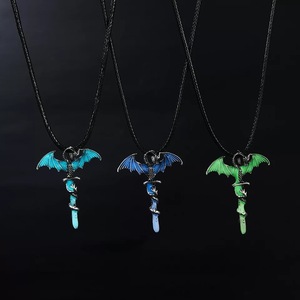 מכירה חמה אופנתית ליל כל הקדושים תליון חרב פטרוזאורוס זוהר שרשראות חבל שעווה אירופה ואמריקה שרשרת דרקון למסיבת היפ הופ - Product Image 4