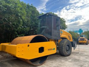 XS223J <b>Used</b> Single Drum Vibratory <b>Roller</b> 22000KG Operating Weight Durable Construction Machinery. - Product Image 1