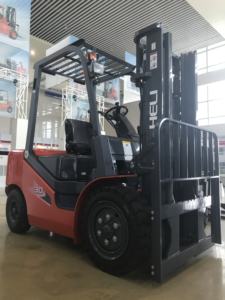 Carretilla elevadora a gasolina HELI 2,5 T <span class=keywords><strong>3T</strong></span> LPG y Gas CPQD25 CPQYD25 CPQ25 CPQYD30 <span class=keywords><strong>CPQD30</strong></span> con altura de elevación de 3 etapas 4,5 m - Product Image 4