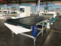 Routeur CNC 1530 de fabrication chinoise de haute qualité avec chargement et déchargement automatiques et système Syntec de Taïwan