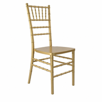 Chaises Chiavari empilables dorées à prix abordable pour événements de mariage et réceptions hôtelières