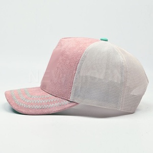 Casquette Trucker en Coton à 5 Panneaux avec Visière Courbe et Patch Fermé, Personnalisable avec Motif Animalier, Haute Qualité, Maille Respirante - Product Image 4