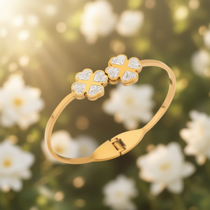 Bracelet manchette plaqué or Angelina Diamant Fleur, Bijou romantique pour femme, en acier inoxydable avec sertissage pavé - Product Image 2