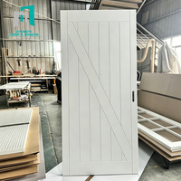 Porte de grange en bois teinté sur mesure pour cloison de café commercial, kit de rail coulissant robuste anti-rouille