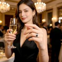 Bague de couple unisexe, simple, tendance, polyvalente, luxe léger, classique, haut de gamme, en acier inoxydable