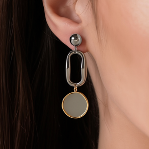 Boucles d'oreilles pendantes tendance en acier inoxydable 316L avec placage or PVD, durables et résistantes - Product Image 3
