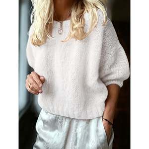 เสื้อสเวตเตอร์แขนทรงปีกค้างคาวสีเทาอมชมพูอ่อนสำหรับผู้หญิง - Product Image 1