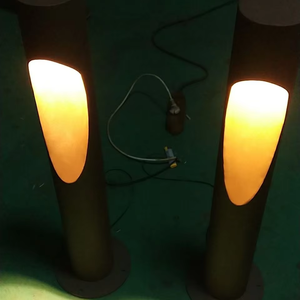 Lampadaire d'extérieur en métal couleur rouille style Art Déco - Étanche et résistant aux intempéries, sur pied, dimensions personnalisables - Product Image 1