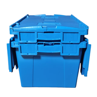 Caisses en plastique empilables et emboîtables avec couvercles pour optimiser l'efficacité du stockage en entrepôt