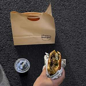 Sacs en papier kraft jetables écologiques et recyclables, conçus sur mesure avec poignées découpées pour l'emballage des hamburgers - Product Image 5