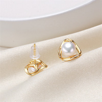 Boucles d'oreilles clous tendance en argent S925 avec perles d'eau douce pour femme, brillance intense et éclatant, bijoux d'oreille à la mode