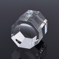 Prisme en verre de quartz personnalisé de haute pureté Verre optique hexagonal avec composition en SIO2 à motif cylindrique à haute réflectivité