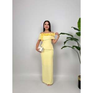 Robe de soirée élégante en satin blanc à col bateau avec imprimé floral, taille empire, silhouette fourreau - Product Image 5