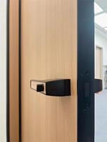 Prix de gros Porte moderne en bois et aluminium de 45mm d'épaisseur avec ouverture manuelle Surface finie Garantie 1 an pour la maison