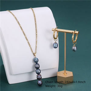 Pendientes de aro dorados de acero inoxidable con patrón de cáñamo, conjunto de joyería de collar de perlas de aroque - Product Image 3