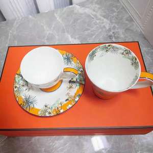 Ensemble de boîtes cadeaux en céramique, tasse à café en porcelaine écologique avec soucoupes - Product Image 2