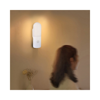 Nouvel arrivage Lumière d'armoire à détecteur de mouvement à LED Ombre vers le haut pour la cuisine Bar à vin Placard mural à coller Entrée magnétique 5V pour couloir