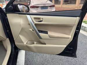 Toyota Corolla 1.6L CVT GL 2015 Usata con Telecamera Posteriore, Interni in Pelle, Cerchi R15, Cambio Automatico, Guida a Sinistra - In Vendita presso Concessionaria Auto Chengdu - Product Image 5