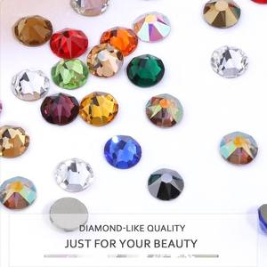 Vente en gros de strass en cristal de verre 3D dorés et argentés de 5 mm, 12 facettes, thermocollants, à coudre, accessoires de bricolage <span class=keywords><strong>pour</strong></span> <span class=keywords><strong>chaussures</strong></span> - Product Image 1