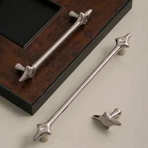 Starfish-shaped Titanium Silver Furniture Handles for Wardrobes Kitchen Cabinets Drawers and TV Cabinets - Product Image 1
