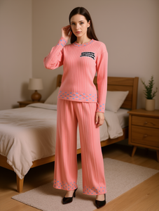 Pigiama da donna in maglia YMS177T a maniche lunghe, girocollo, lunghezza intera, morbido e casual, con logo a lettera frontale e vita elasticizzata - Product Image 2