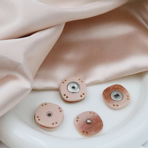 Vivaneau carré en résine avec motif imprimé trou de couture personnalisé - Product Image 1
