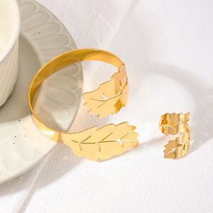 Conjunto de regalo de joyería de anillo de pulsera de mujer de hoja abierta de diseño de metal de estilo frío creativo - Product Image 3