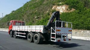 Camion de calibrage de poids DONFENG 8x4 spécial métrologie avec grue pour la vérification des ponts-bascules routiers - Product Image 2