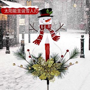 Lumière solaire de Noël en forme de bonhomme de neige pour jardin, décoration extérieure LED, résistante à l'eau, autoportante - Product Image 1