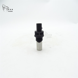 TALUADA Tractores Piezas Sensor de cigüeñal 6820 6910 <span class=keywords><strong>6910S</strong></span> 6920 9410R 9460R 9460RT 9510R Sensor de posición del cigüeñal RE537634 - Product Image 1