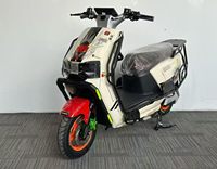 Vélo électrique élégant avec moteur sans balais à moyeu arrière, cadre en acier, batterie au plomb-acide, longue autonomie et conduite confortable