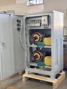 Spannungsstabilisator Netzteil 220V Industriell Einphasig Vollautomatisch Zweiphasig Stromversorgung TND-20KVA - Product Image 6