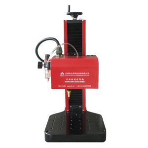 Máquina <span class=keywords><strong>de</strong></span> marcado por micropercusión neumática <span class=keywords><strong>de</strong></span> sobremesa <span class=keywords><strong>para</strong></span> grabado <span class=keywords><strong>de</strong></span> <span class=keywords><strong>placas</strong></span> <span class=keywords><strong>de</strong></span> identificación metálicas con componente esencial del motor - Product Image 1
