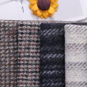 Unisex Fancy len suiting vải trung bình trọng lượng 500-530 sợi gam/mét nhuộm <span class=keywords><strong>100</strong></span>% len dệt ẩm thấm thoáng khí ăn mặc chàng trai - Product Image 1