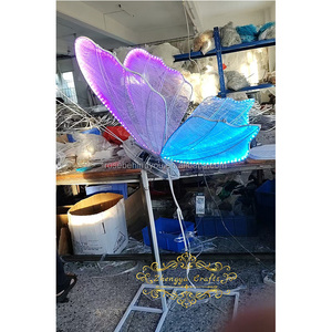 Il cambiamento di colore apre e chiude la disposizione di attività della decorazione di nozze delle ali incandescenti della farfalla che si muovono delle ali della farfalla. - Product Image 1
