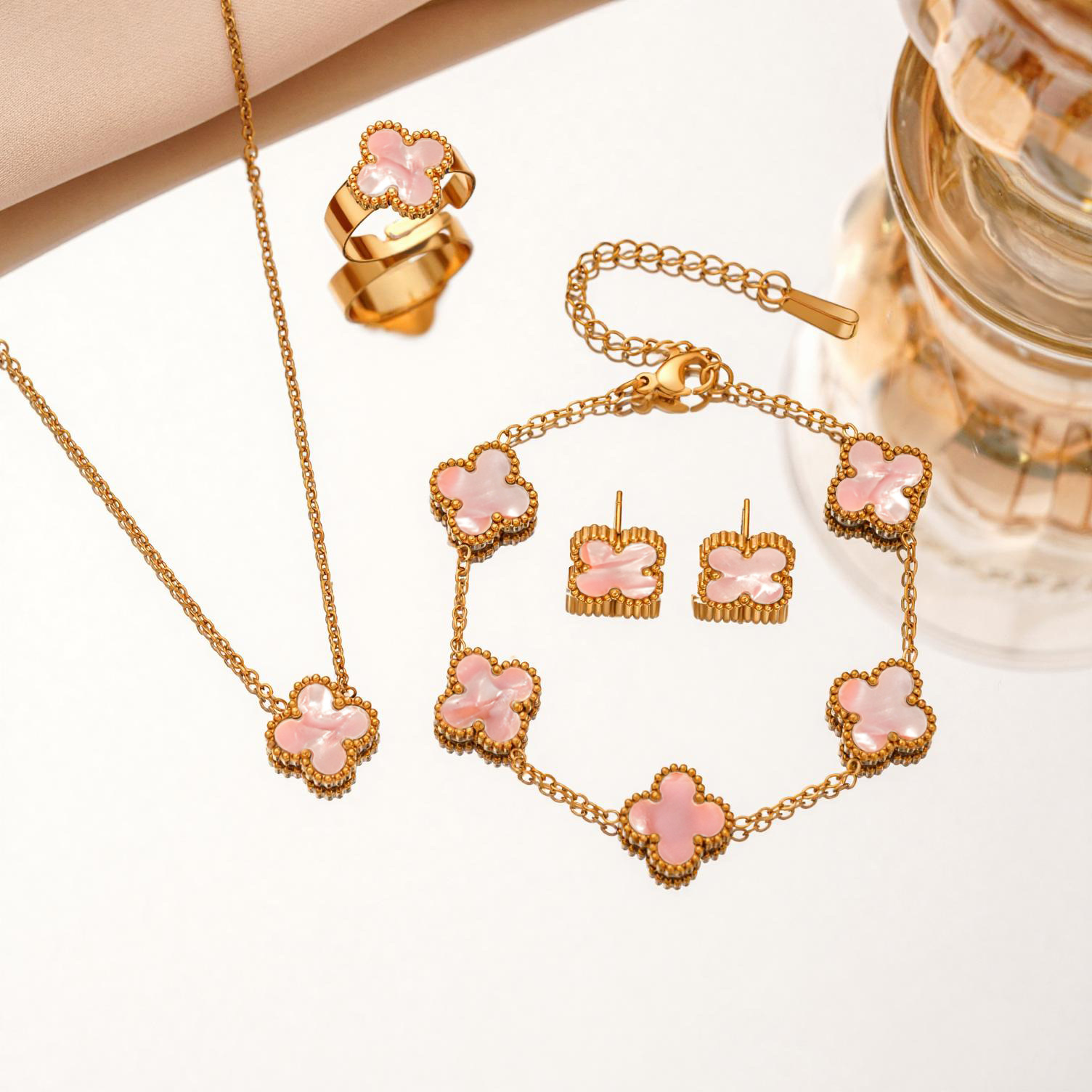 ensemble de quatre pièces rose dégradé coloré de 13 mm