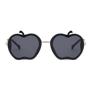 Lunettes <span class=keywords><strong>de</strong></span> <span class=keywords><strong>soleil</strong></span> pour enfants Glazzy New Lunettes <span class=keywords><strong>de</strong></span> <span class=keywords><strong>soleil</strong></span> mignonnes en forme <span class=keywords><strong>de</strong></span> pomme Lunettes décoratives pour enfants Lunettes <span class=keywords><strong>de</strong></span> <span class=keywords><strong>soleil</strong></span> <span class=keywords><strong>de</strong></span> dessin animé pour bébé - Product Image 3