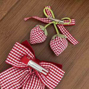 Barrette à cheveux à carreaux rouge avec nœud fraise en polyester pour fille, usage quotidien, motif perle mignon - Product Image 2