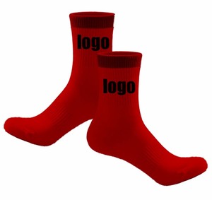 Design personalizzato all'ingrosso logo Jacquard in maglia con Logo Anti-sudore e asciugatura rapida Unisex moda Design Sport calzini rossi - Product Image 3