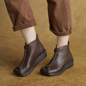 รองเท้าบูทแบบสวม สไตล์เรโทร หนังแท้ หัวรองเท้าแบบแบน ส้นเตี้ย รองเท้าบูทข้อเท้าส้นเตารีดสำหรับผู้หญิง - Product Image 2