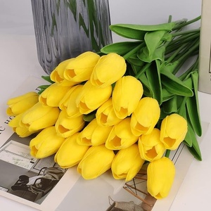 Flores artificiales tallos de tulipán de imitación sensación Real PU tulipanes <span class=keywords><strong>amarillo</strong></span> aspecto Real flores falsas decoración de fiesta a granel - Product Image 6