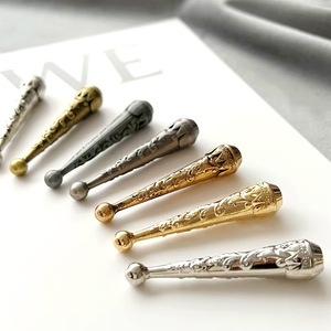 Accessori per Bolo Tie: Ciondolo in Metallo con Motivo a <span class=keywords><strong>Campanula</strong></span>, Stile Europeo e Americano con Motivo a Foglia di Acanto Vintage. - Product Image 1