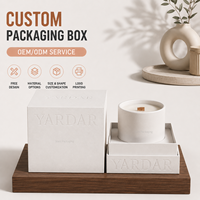 Boîte cadeau minimaliste de luxe blanche pour bougies avec logo en relief, en papier spécial, boîte rigide personnalisée à col rigide