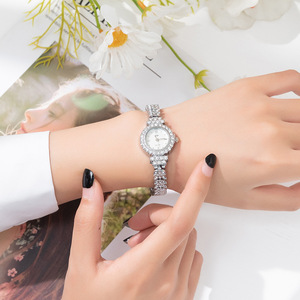 Montre à quartz pour femme, élégante et luxueuse, bracelet en alliage unique, montre pour dames - Product Image 3