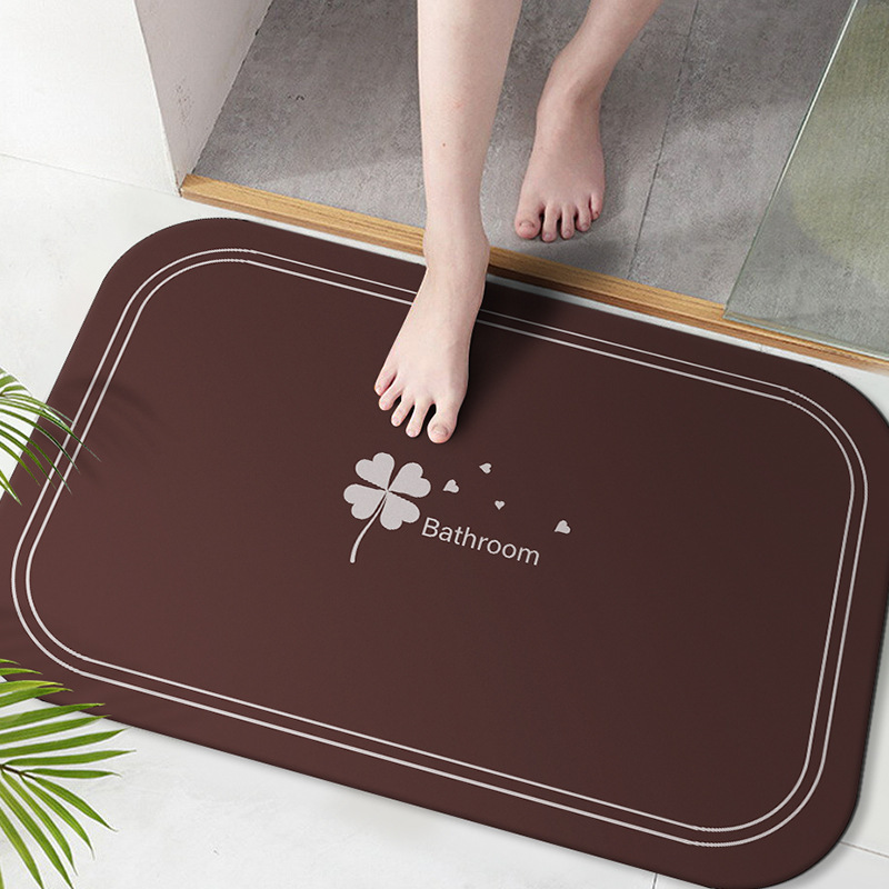 ใบโคลเวอร์สี่แฉก—ต้นตูน