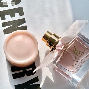 น้ำหอมขนาดพกพาคุณภาพสูงสำหรับผู้หญิง กลิ่นหอมติดทนนาน ชุดเดินทาง แบรนด์ดัง ขนาด 25 มล. 75 มล. กลิ่นดอกไม้และผลไม้ ขายส่ง - Product Image 5