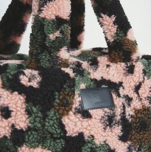 Sac de voyage en polaire Sherpa personnalisé avec logo, sac de sport, sac de voyage pour le week-end, sac de voyage d'affaires, sac de voyage pour la nuit - Product Image 2