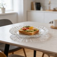 Assiettes de table élégantes en plastique transparent martelé, jetables, à bord ondulé, 7 pouces/10 pouces, modernes, pour mariages, fêtes, traiteur et hôtellerie
