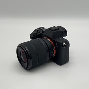 Cámara sin Espejo <span class=keywords><strong>Sony</strong></span> <span class=keywords><strong>A7III</strong></span>+28-70 Usada, Lista para Venta al Por Mayor, Ideal para Abastecimiento al Por Mayor, Cámara de Video 4K, Full-Frame - Product Image 1