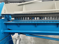 Machine de pliage pneumatique automatique 3200 mm pour tôles, idéale pour la fabrication de conduits